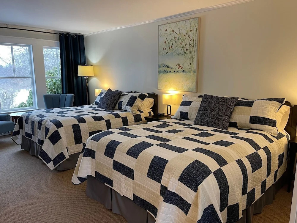 Standard Double Family room with bay view (full double bed)