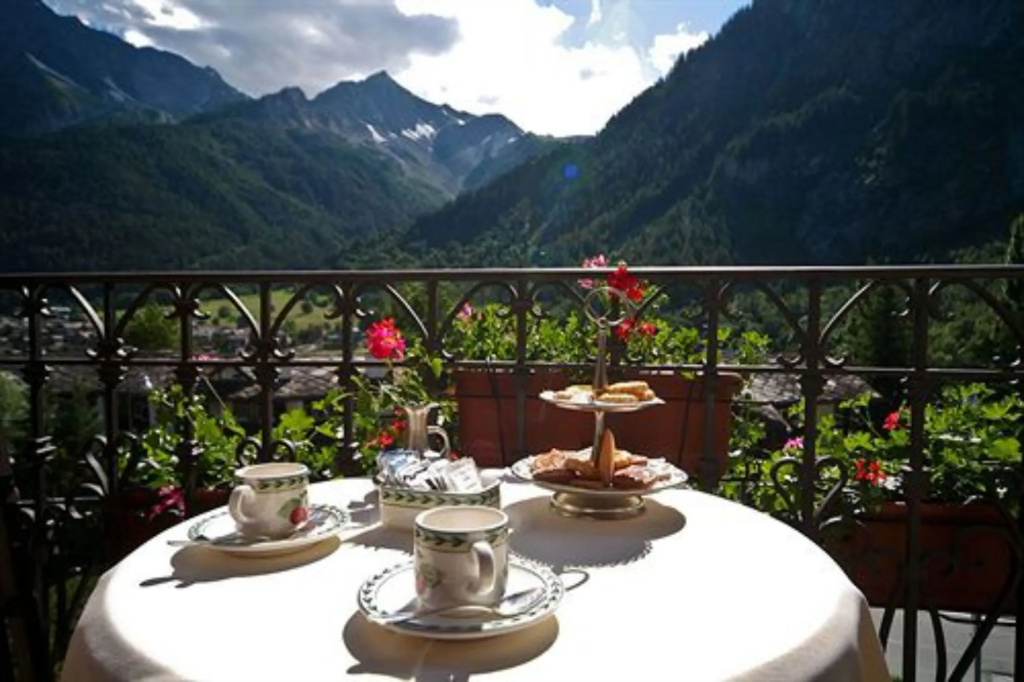 Balcony & Terrace