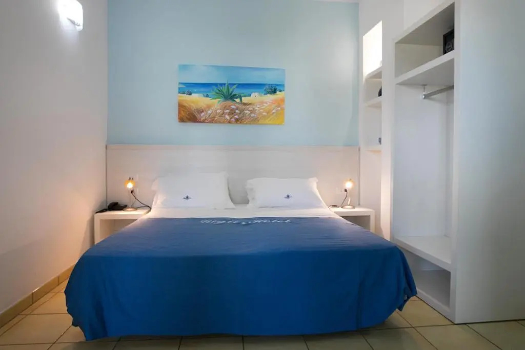 Standard Double room (full double bed)