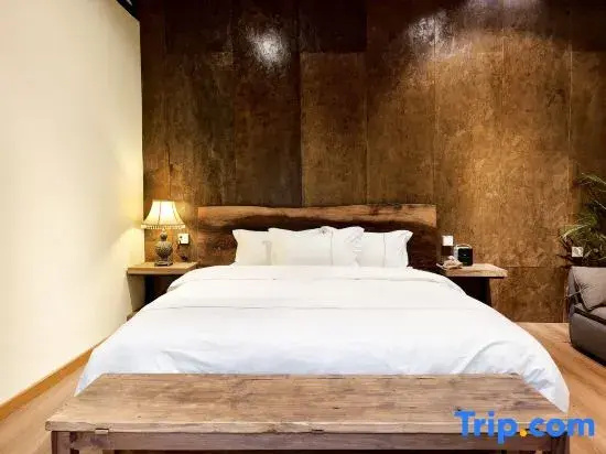Double Suite (full double bed)