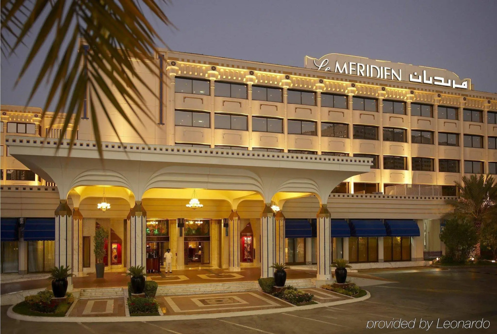 Курортный отель Le Meridien Abu Dhabi Hotel — фото