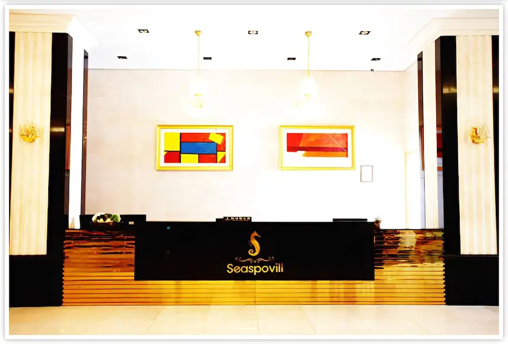 Lobby & Reception