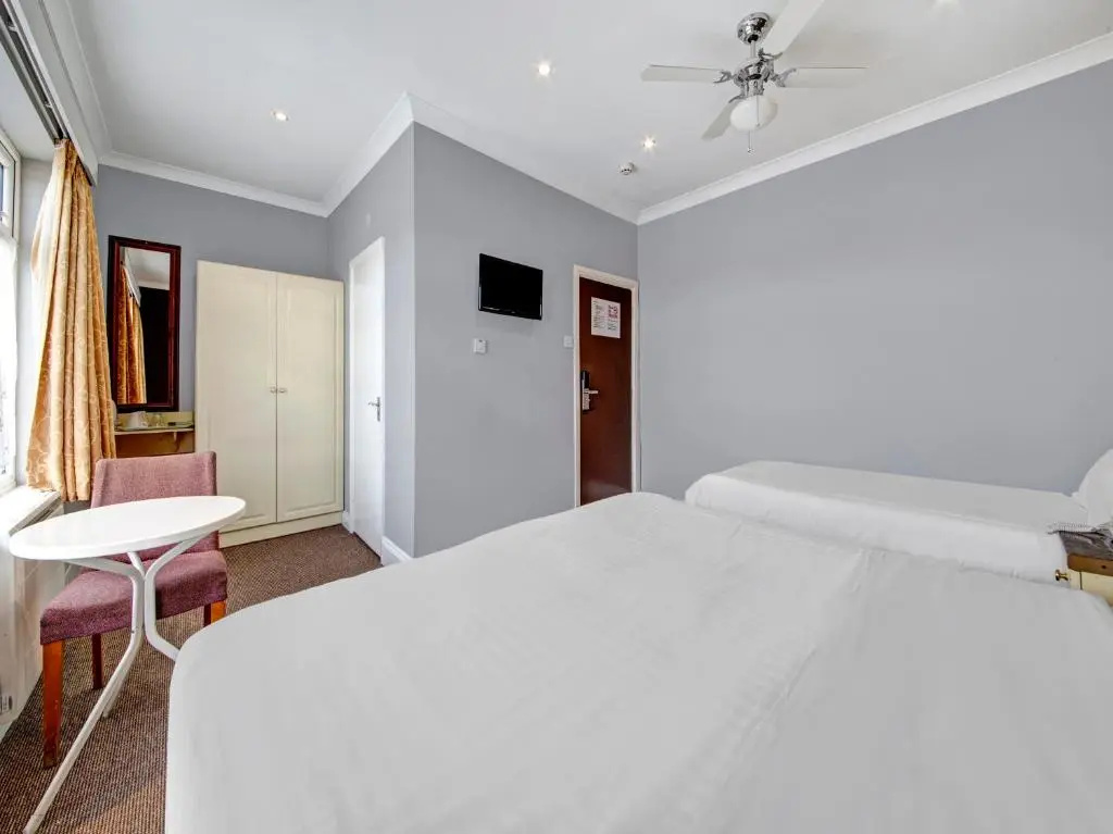 OYO Bostons Manor Hotel, Hanwell London - Chambres