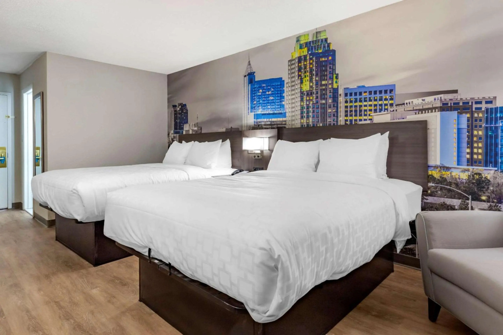 Clarion Pointe Raleigh Midtown — 5