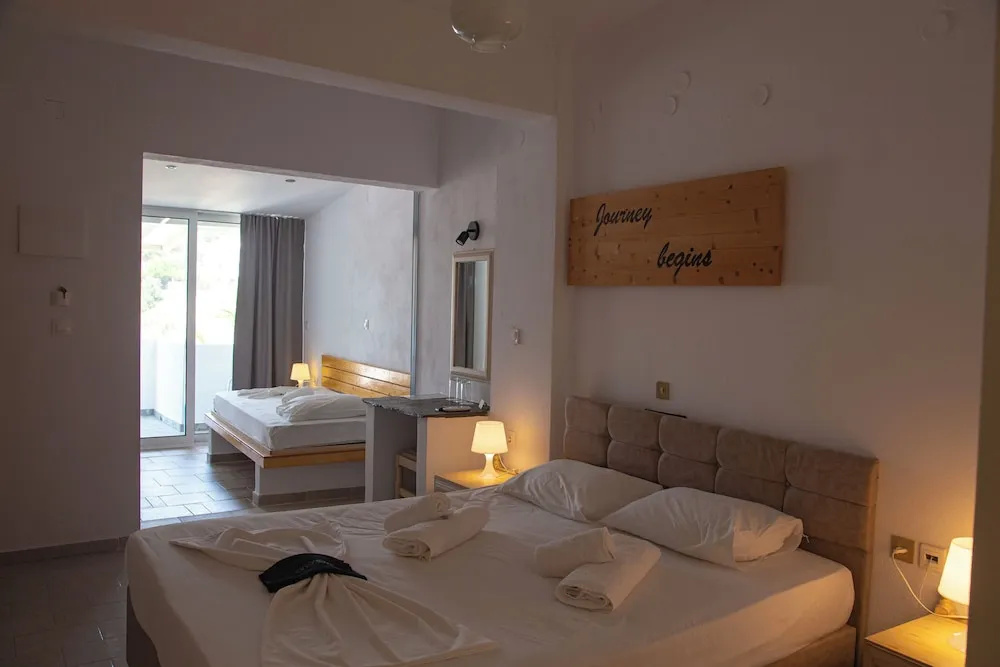Standard Triple room with balcony