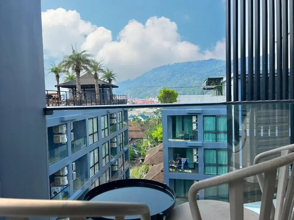1BR with Rooftop Pool & Gym C191