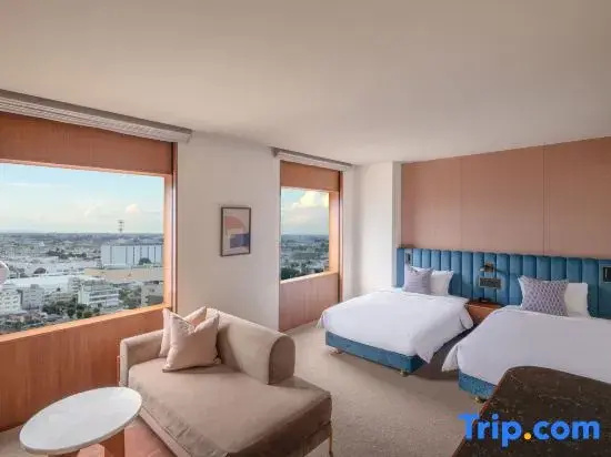 Grand room