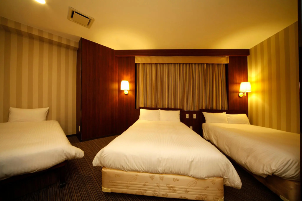 Triple room