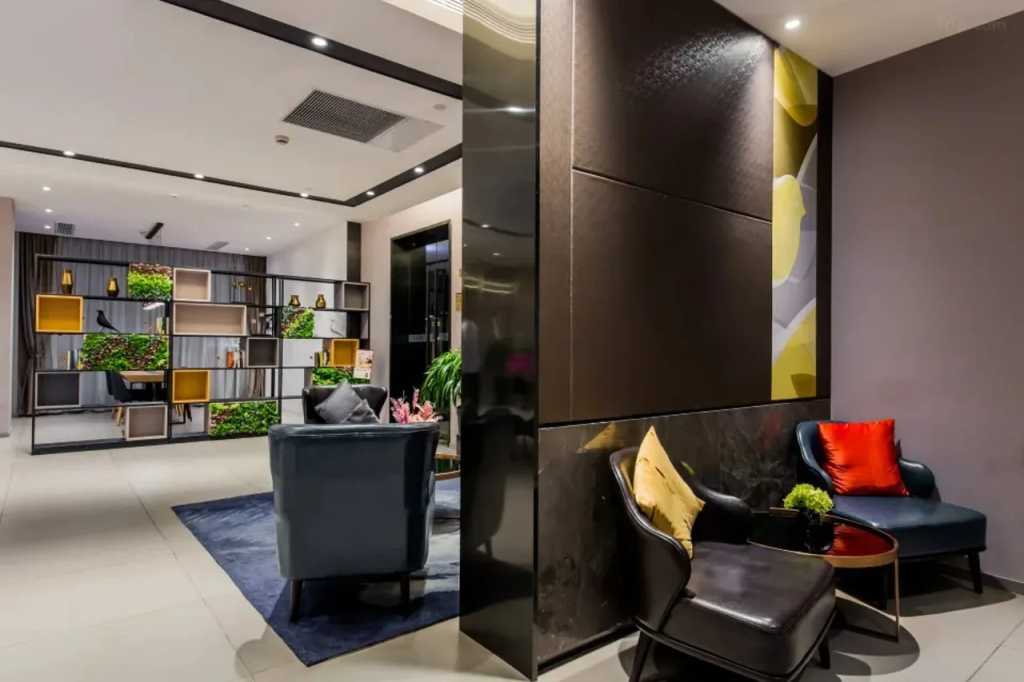 Lobby & Reception