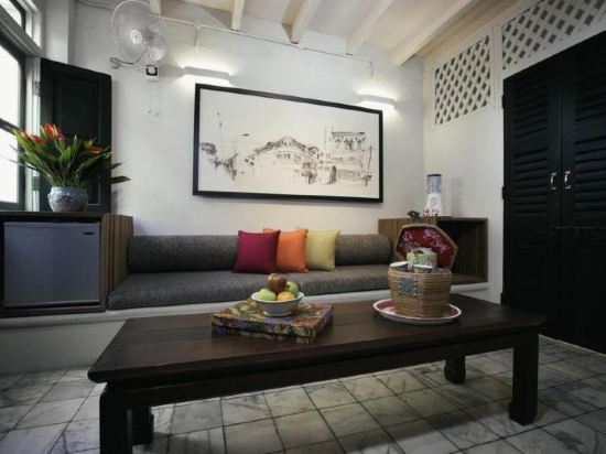 Muntri Mews