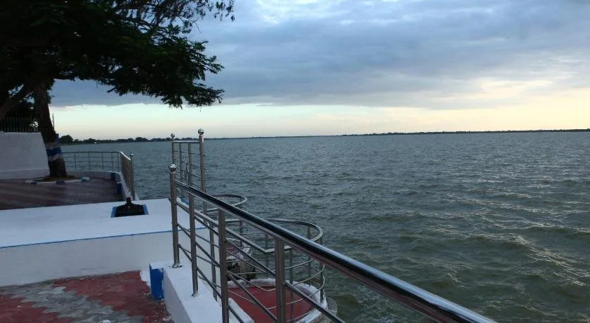 Beach & Waterfront