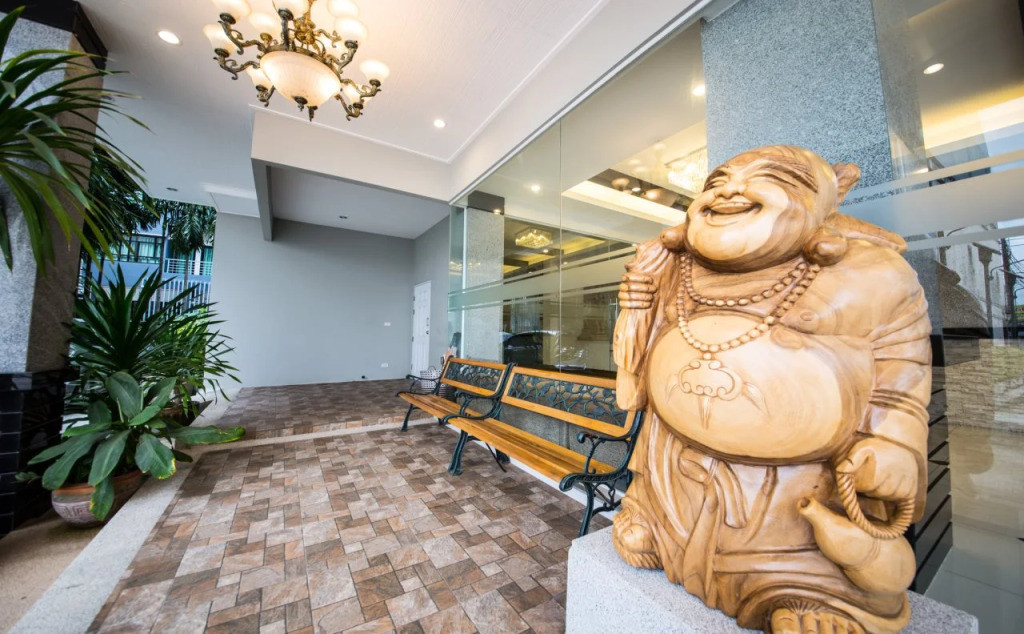 Lulu Hotel — фото