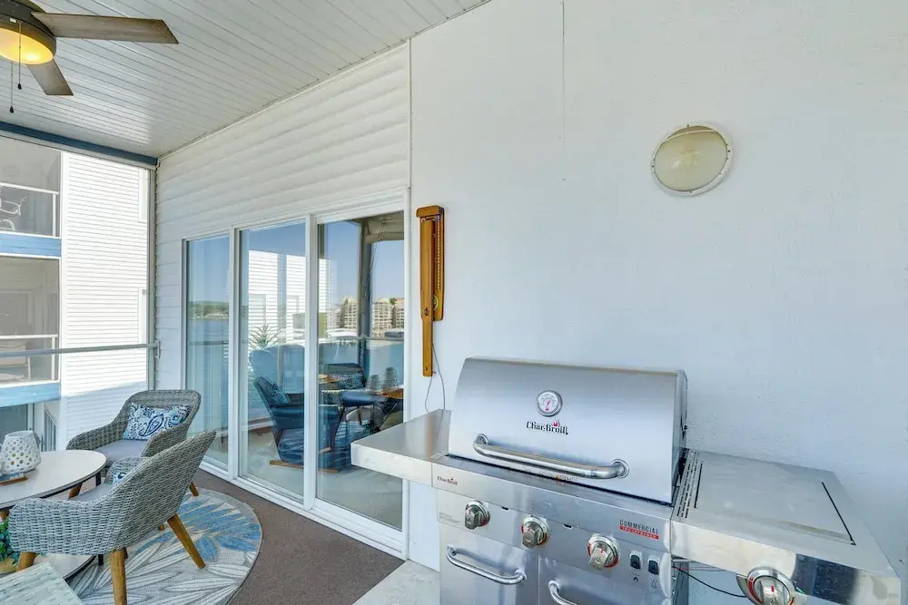 'sunshine Shack' Lake Ozark Condo: Pool, Lake View