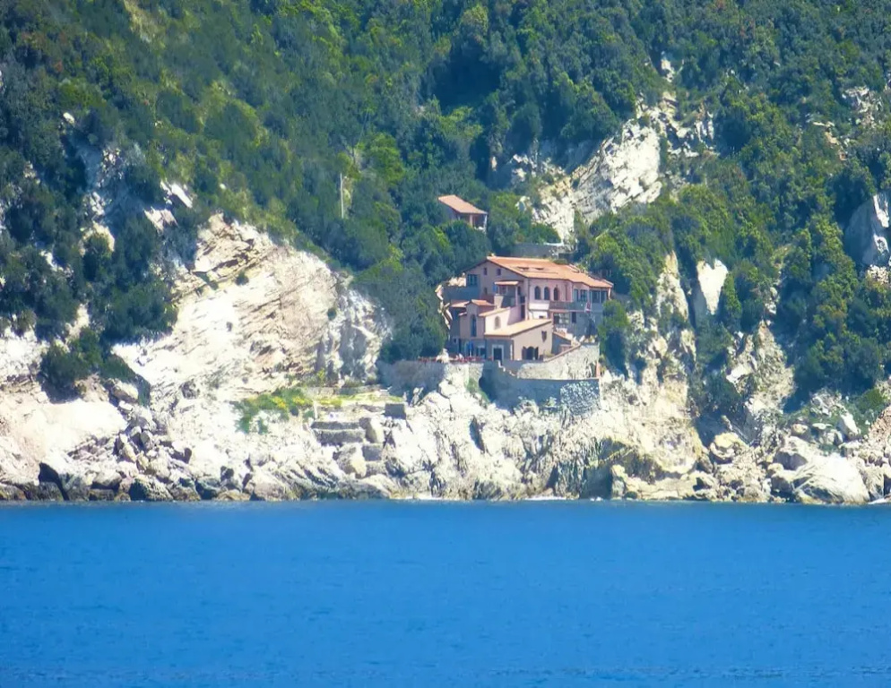 Apartment in Nisporto With Private Sea Access