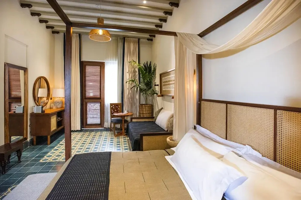 Double Suite with balcony full double bed