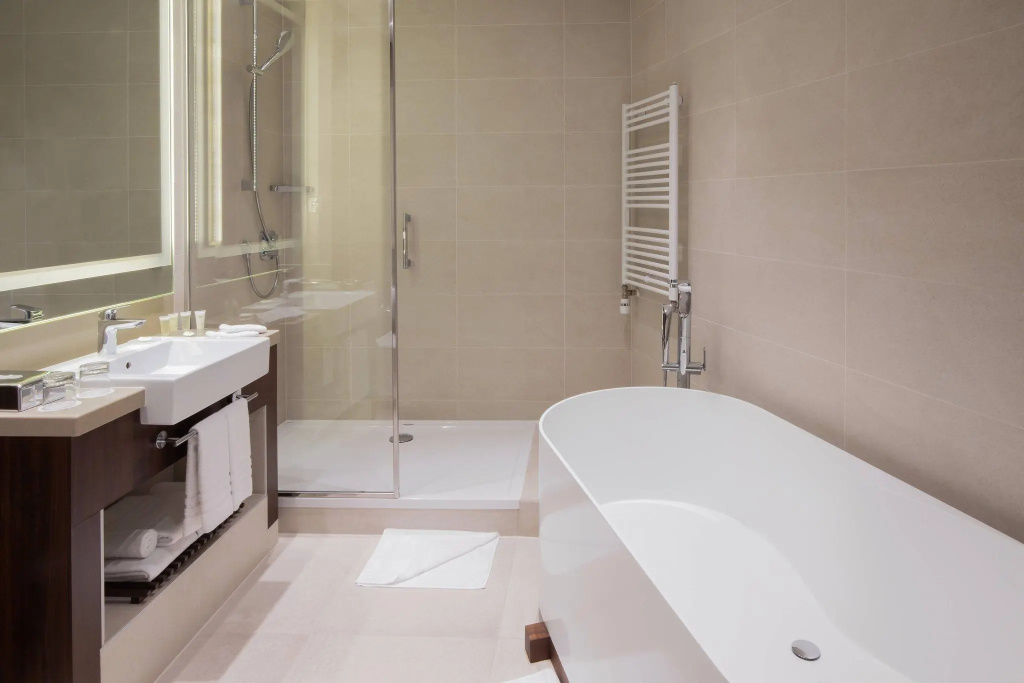 1 Bedroom Double Suite with city view (full double bed)