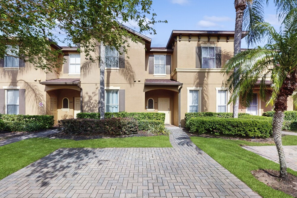 Wonderful, Two-level Home Close to Theme Parks With W/d, Central AC & Patio