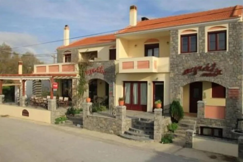 Aigiali Rooms