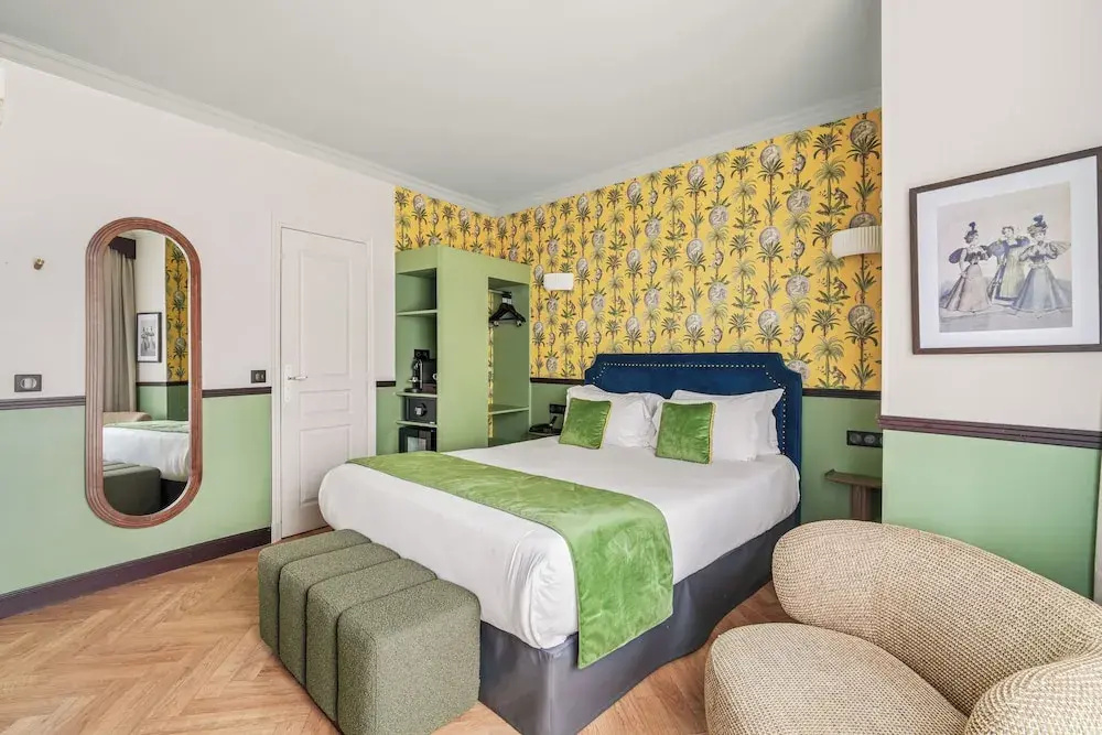 Deluxe Double room (full double bed)