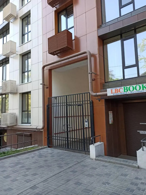 Apartment New building in center