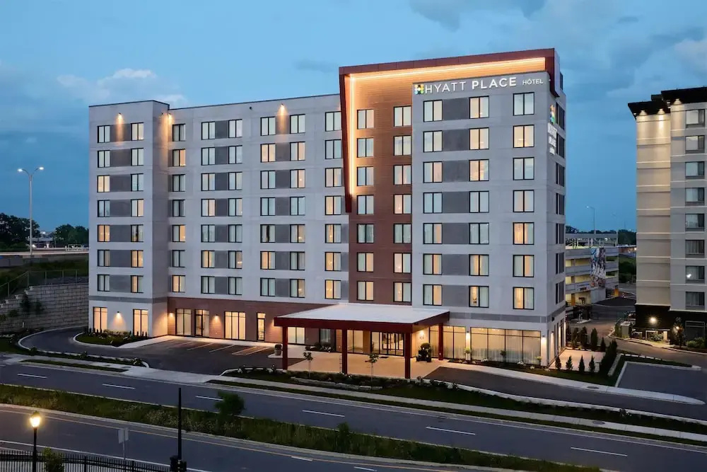 Airport: Hyatt Place Montreal Airport (YUL) Background