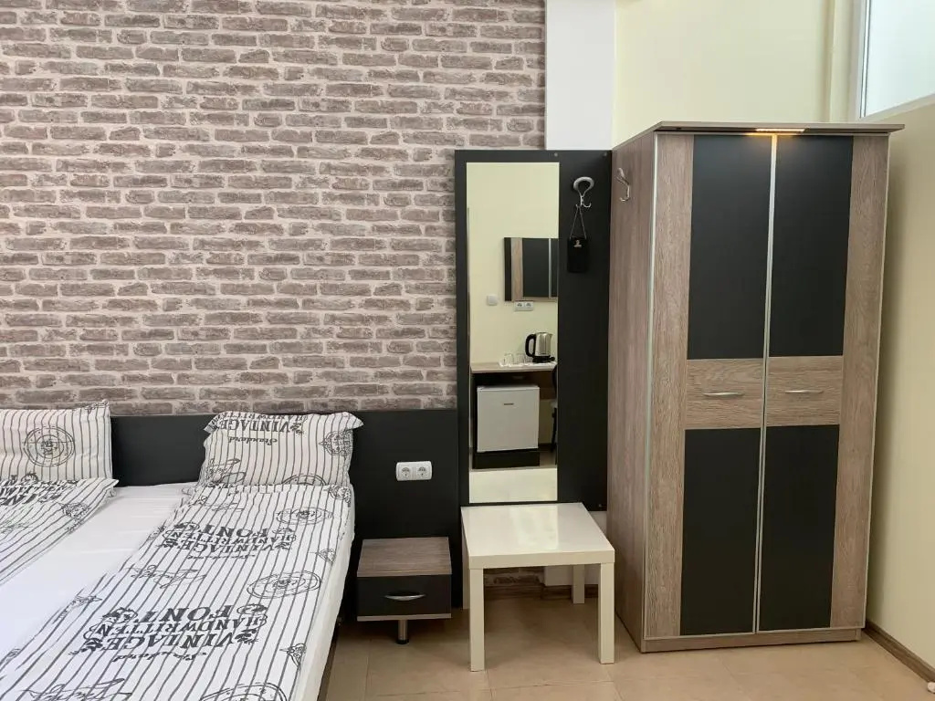 Economy Double Basement room (full double bed)