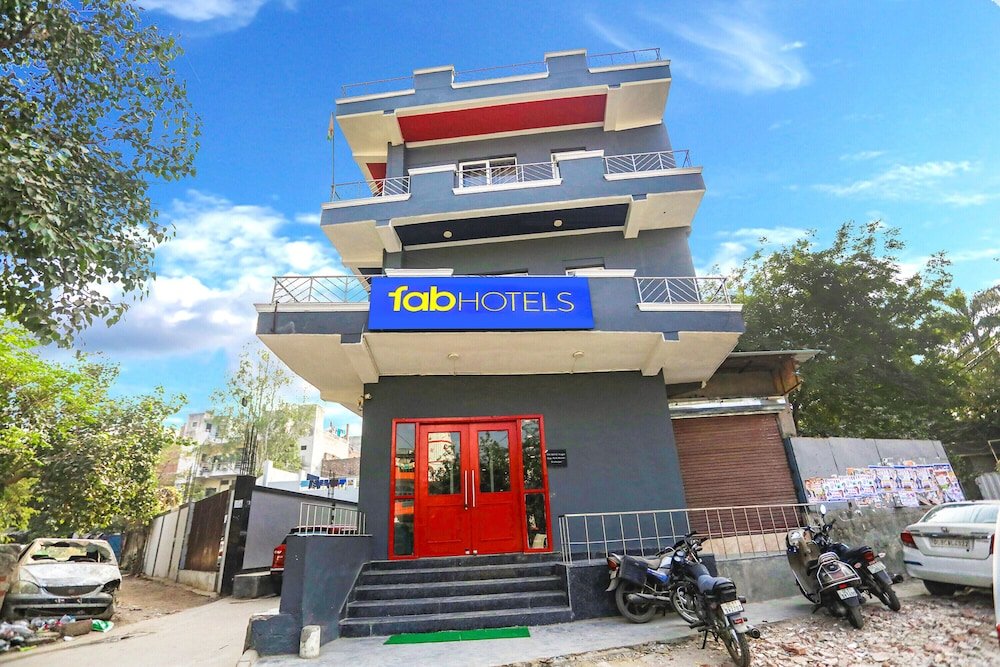 FabExpress F9 Britannia Chowk - Hotel in Shakurpur, New Delhi image