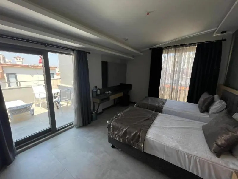 Deluxe Suite