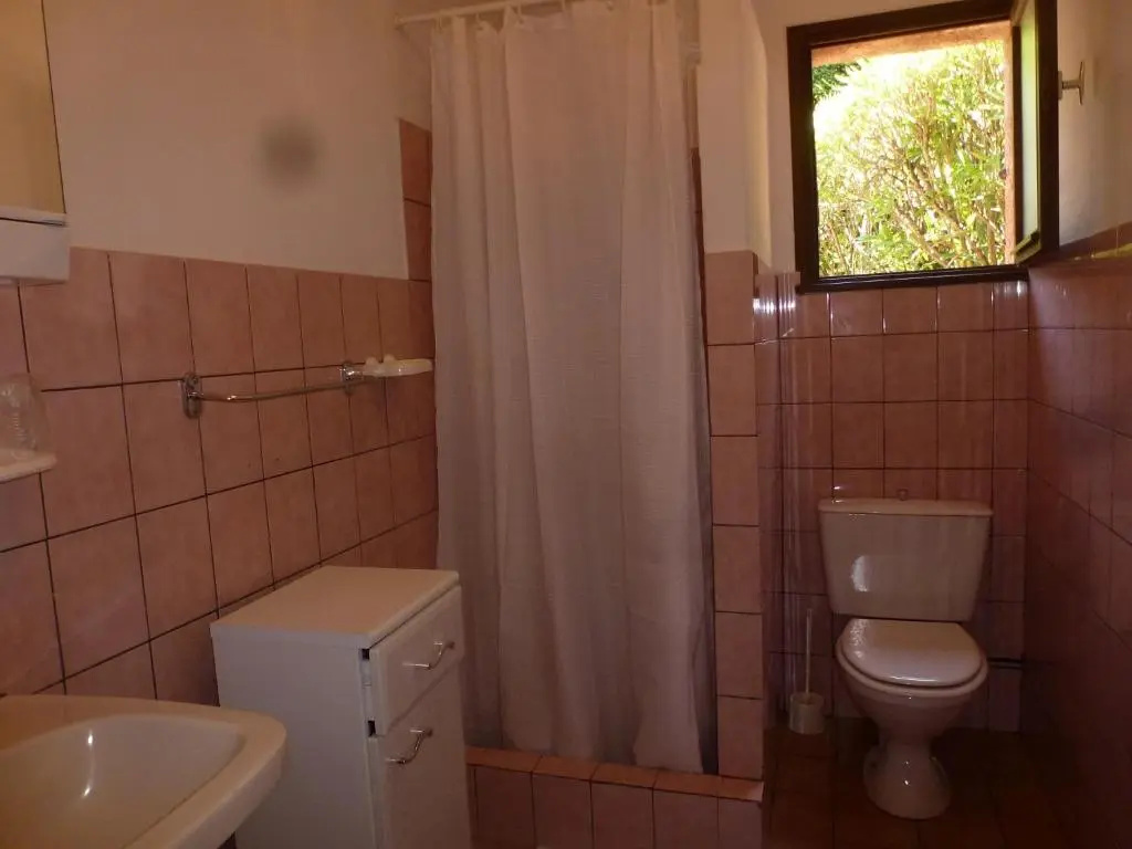 2 Bedrooms Cottage