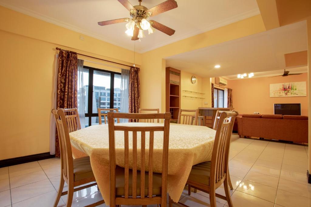 Marina Vacation Condos @ Marina Court Resort Condominium