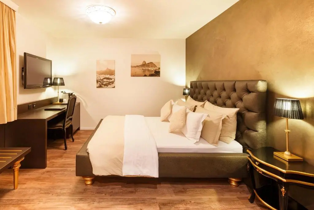 Business Hotel First - Chambres