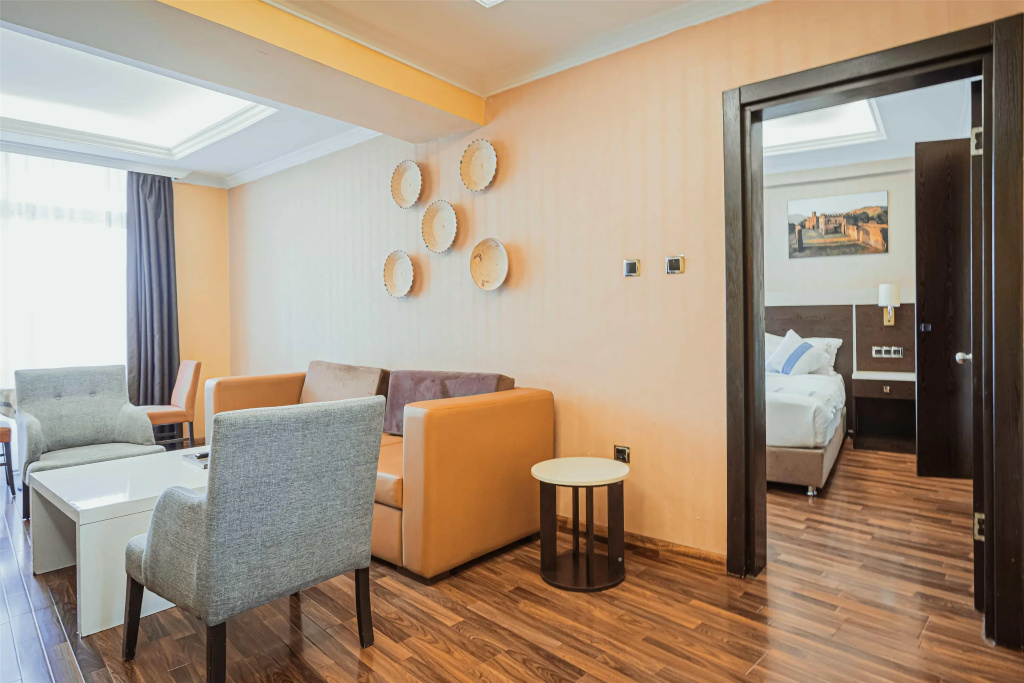 Double Junior Suite (full double bed)
