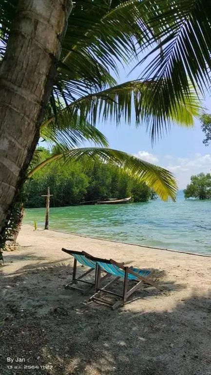 Beach & Waterfront