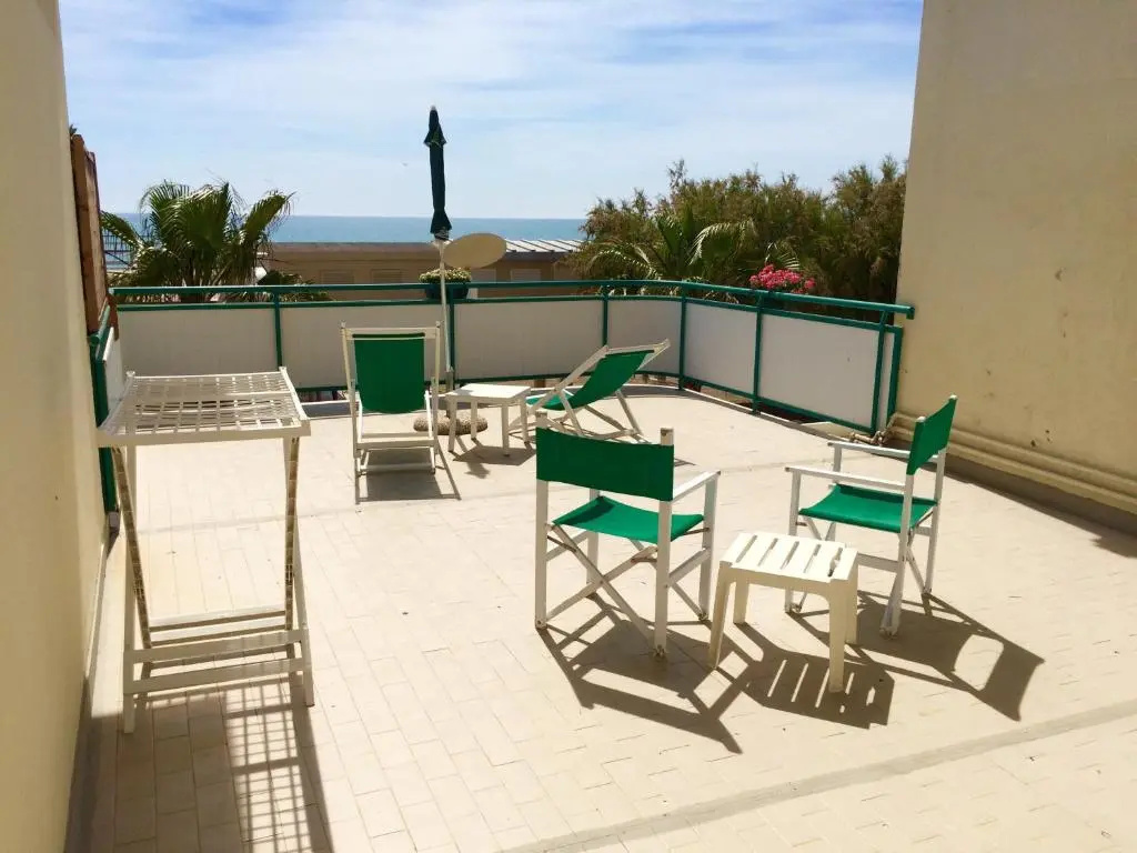 Standard Quadruple room with sea view