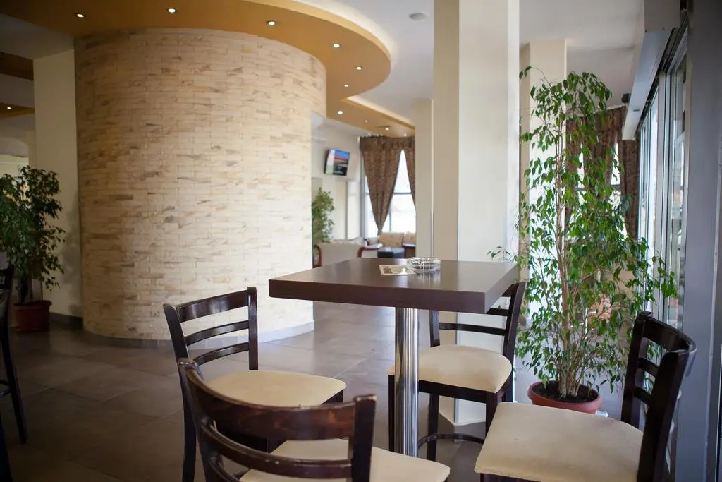 Food & Beverage
