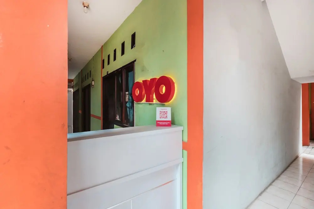 OYO Living 1756 Amira Guest House