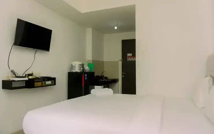Studio Apartment with Comfortable Design at Serpong Garden By Travelio