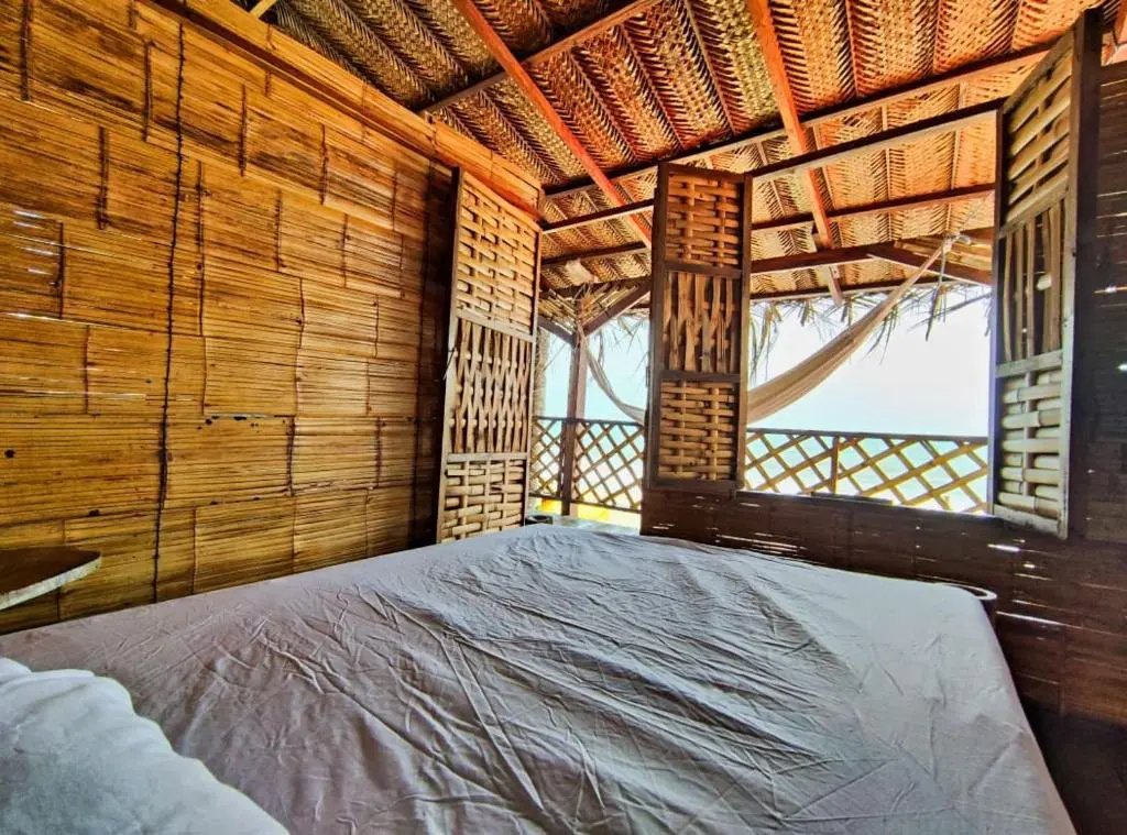 Standard Double room with sea view (full double bed)