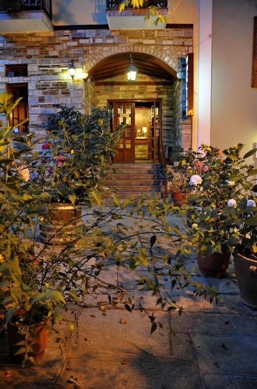 Pelias Hotel