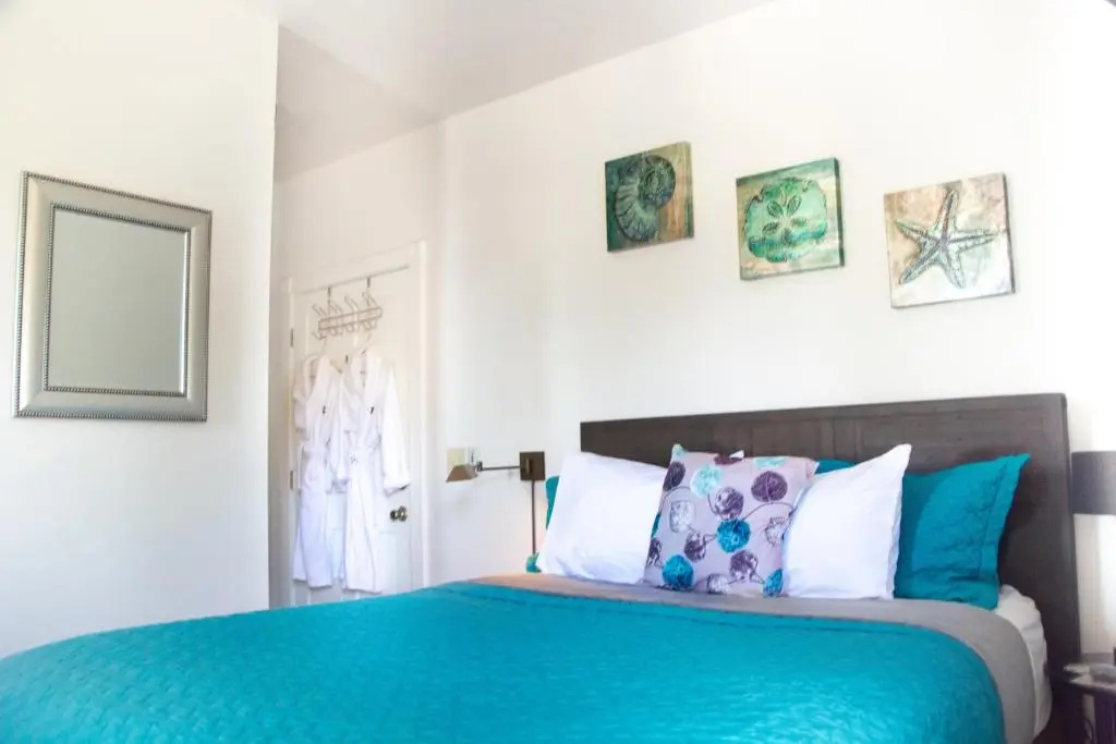 Standard Double room with balcony (full double bed)