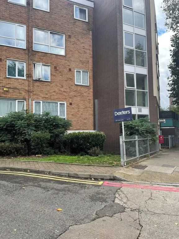 Cosy one Bedroom With Roof Terrace - London Charm
