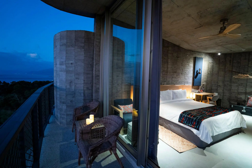 Premier room