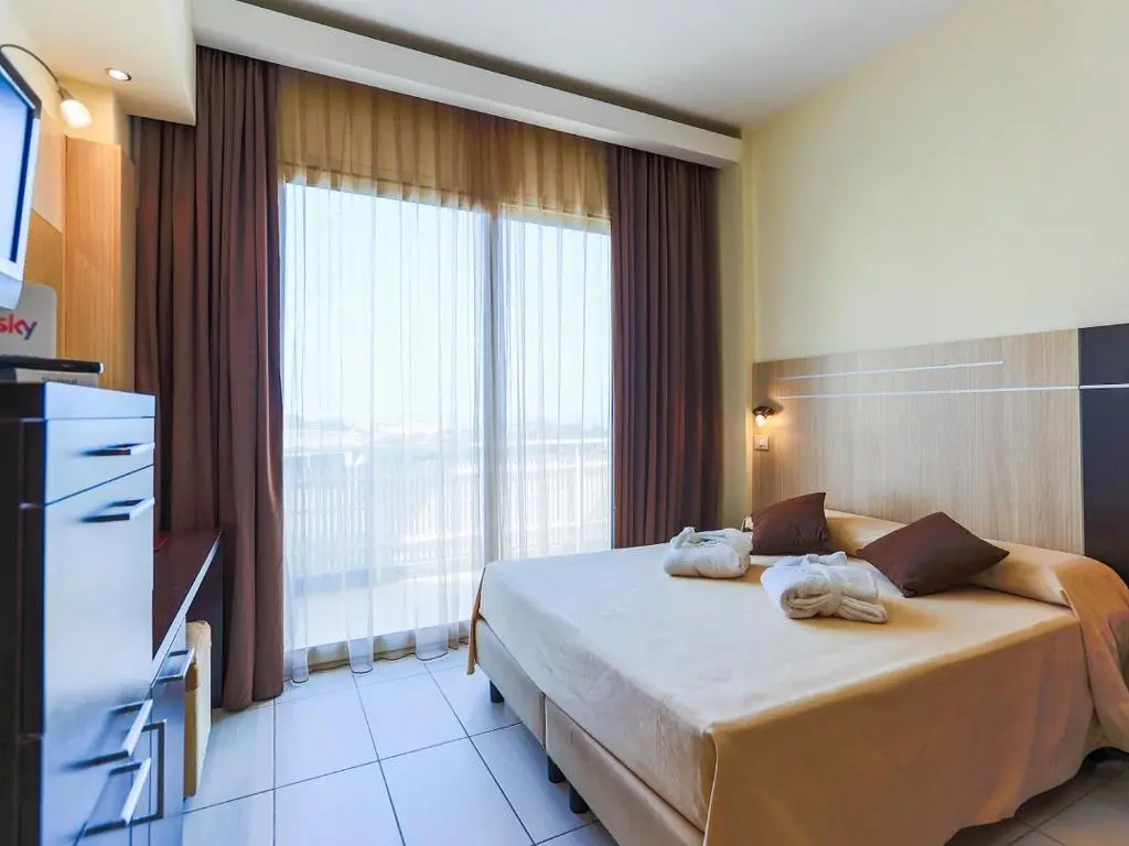 Standard Triple room with balcony