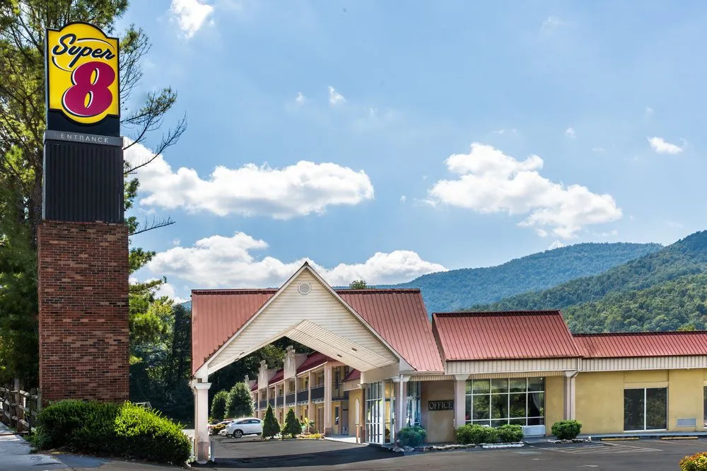 Super 8 Caryville TN