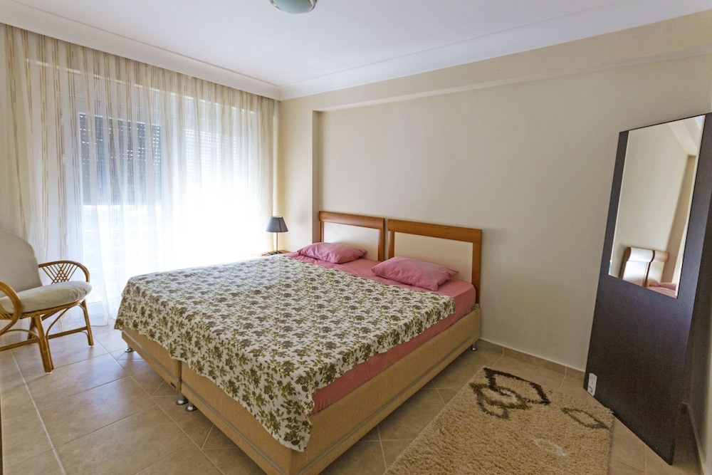 Paradise Town Villa Royal — 2
