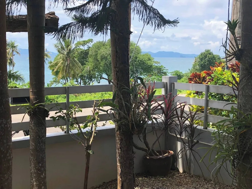 House 4 People sea View 100 m From the Beach