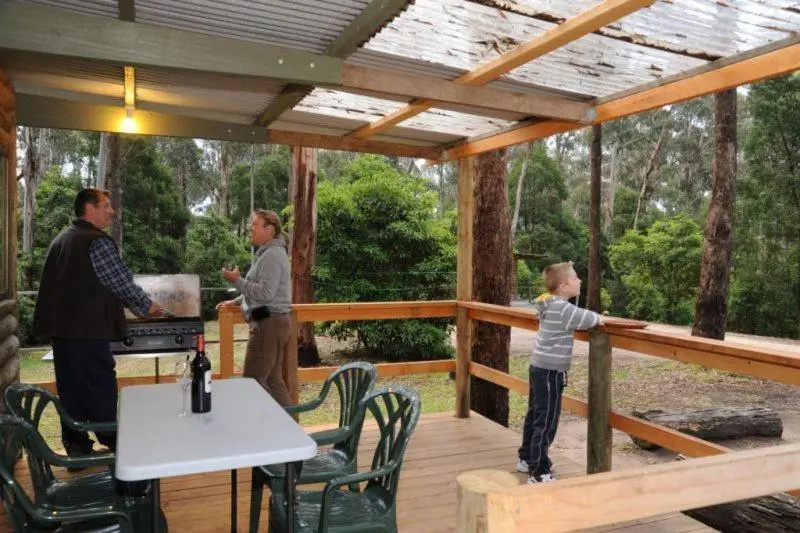 Lakes Entrance Log Cabins