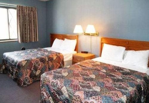 Royal Crest Motel