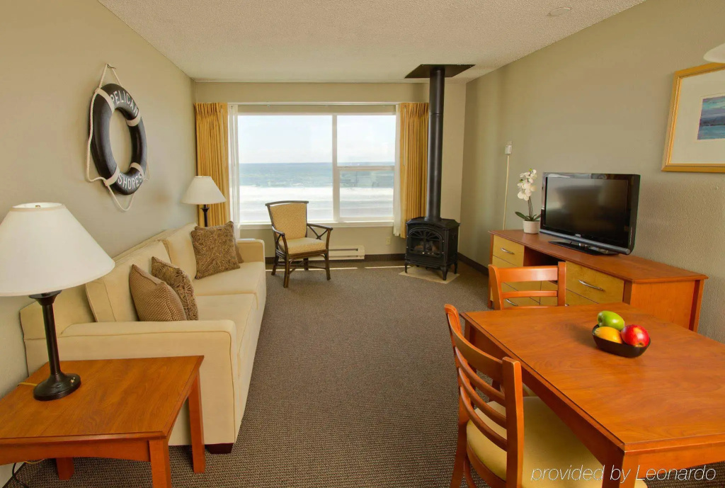 Pelican Shores Inn