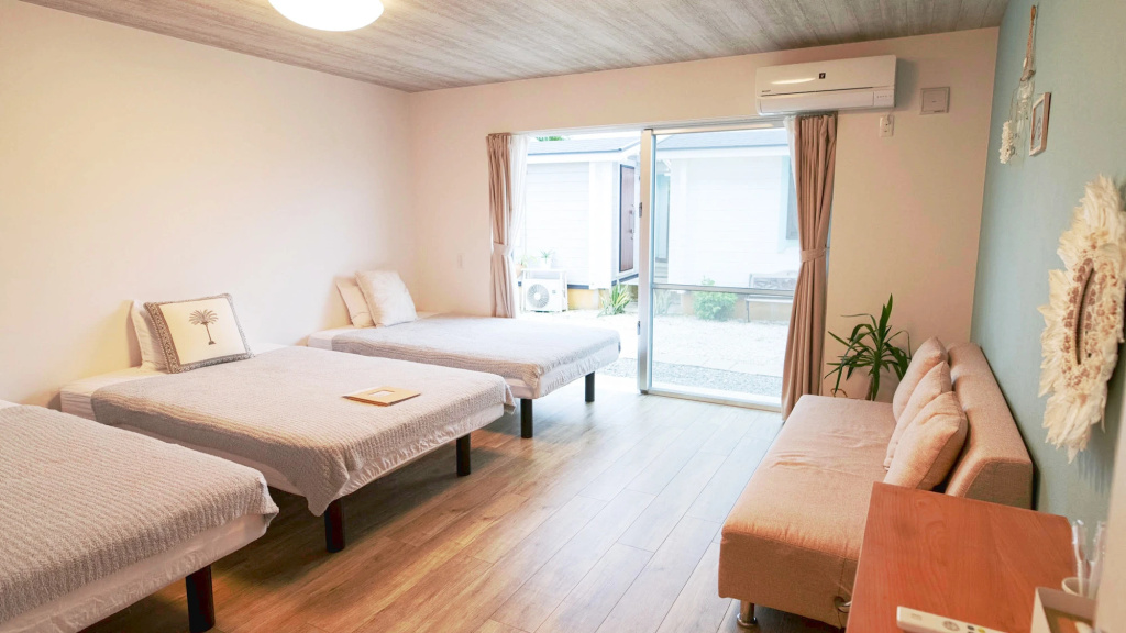 Standard Triple room